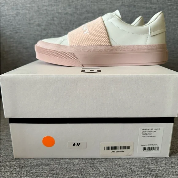 Givenchy City Sneakers in size 37.5–7 US. NIB.! - Picture 9 of 9